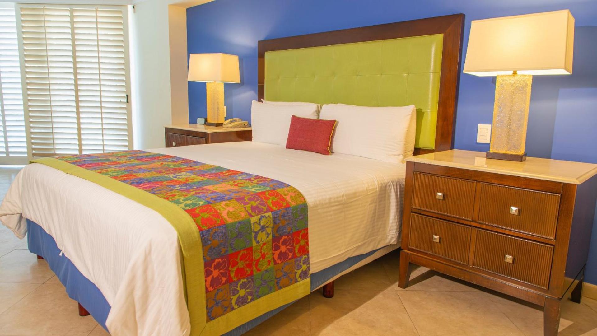 Platinum con cama extragrande y vistas al mar